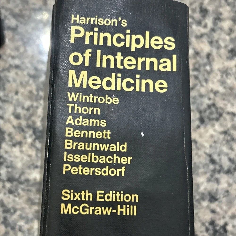 Harrison's Principles of Internal Medicine Sixth Edition Hardcover Good
